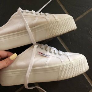 White platform supergas